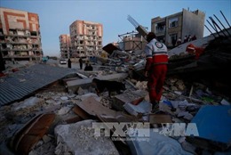 Con số thương vong trong vụ động đất ở biên giới Iran-Iraq tăng tới gần 7.000 người